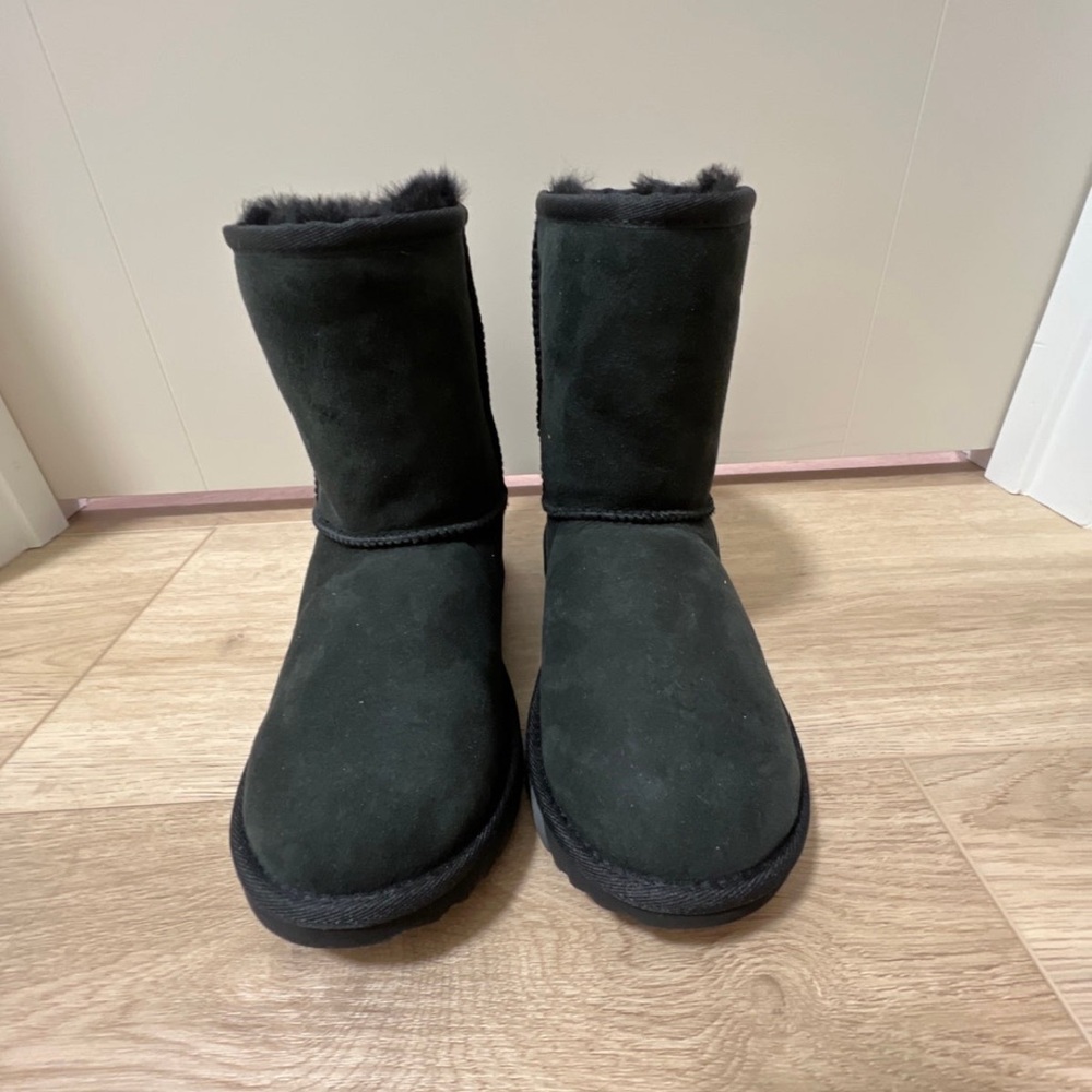 ugg classic II boot